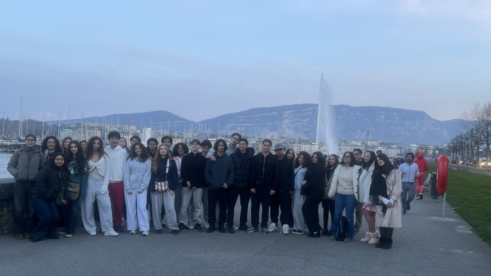 Photo du groupe au bord du Lac Léman
